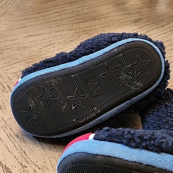 Shark totes size 11-12 - Picture 4 of 6